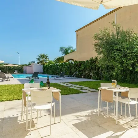 Aparthotel Travini 4*