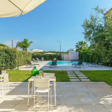 Travini Aparthotel